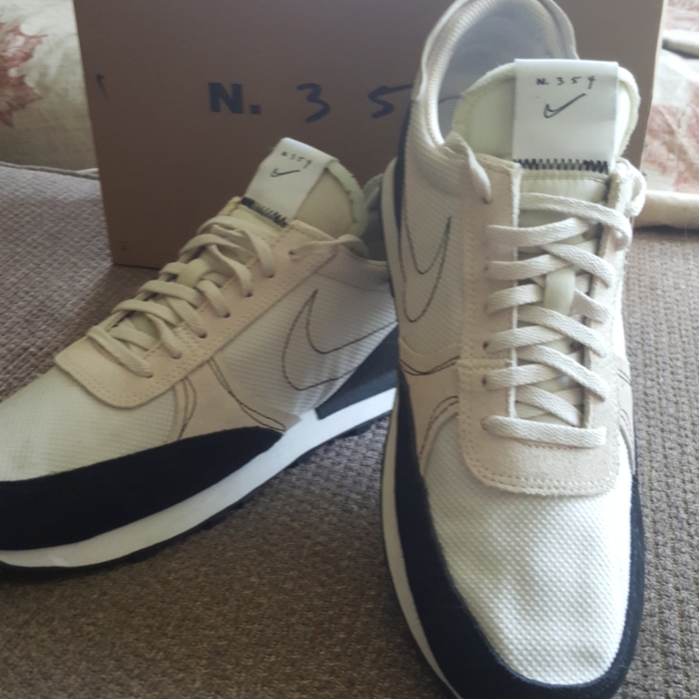 Nike Men's N. 354 size 10.5 shoes